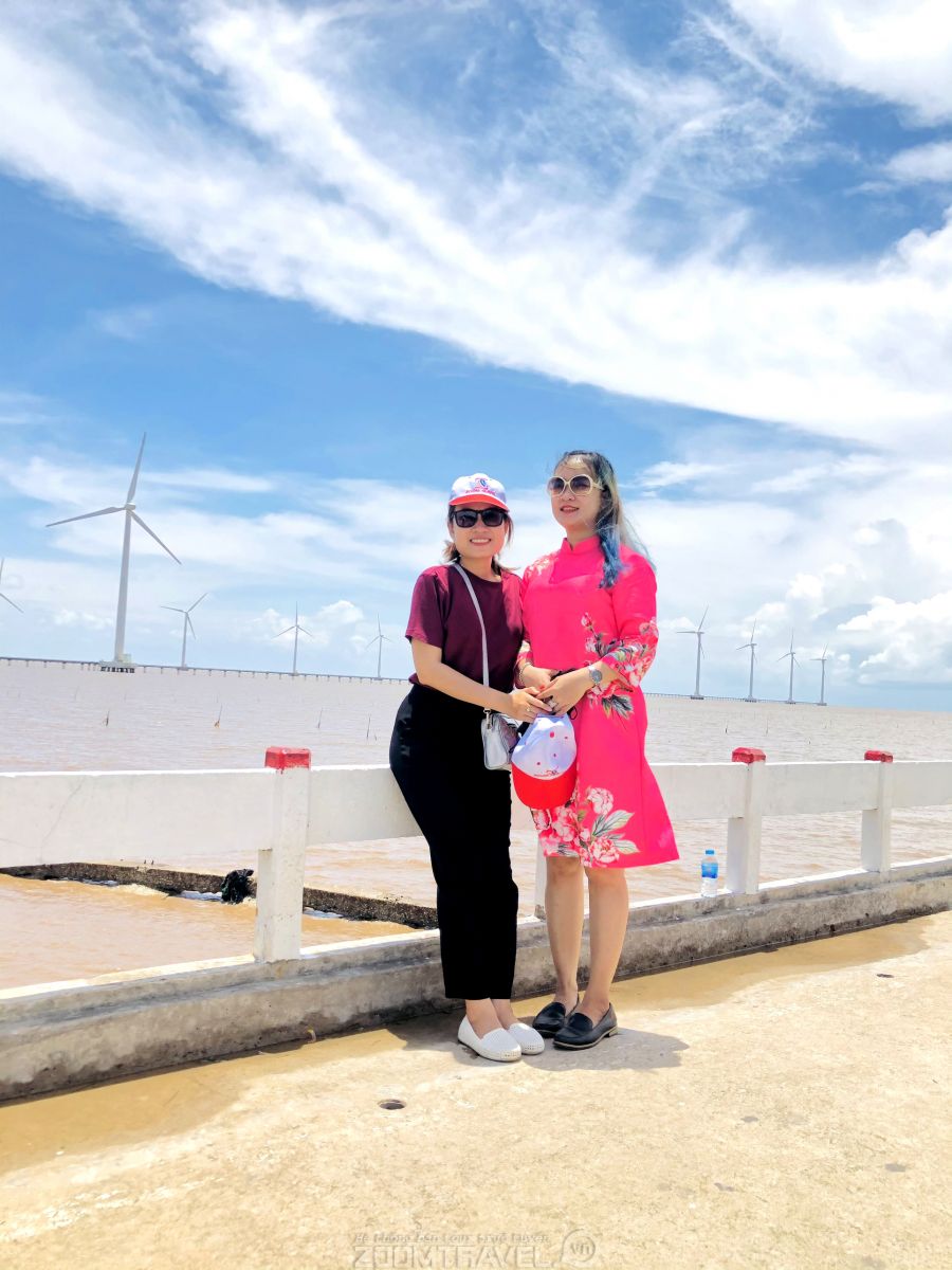 Hình tour Cha Diệp - Mẹ Nam Hải tại Cánh đồng điện gió Bạc Liêu