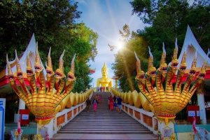 Chùa Wat Phra Yai Và Tất Tần Tật Những Điều Bạn Cần Biết