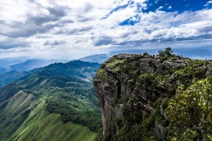 Săn mây cùng đỉnh Pha Luông độc đáo và hùng vĩ