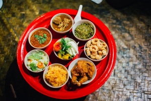 Trải nghiệm bữa tối Khantoke - Bữa ăn hoàng gia Thái Lan
