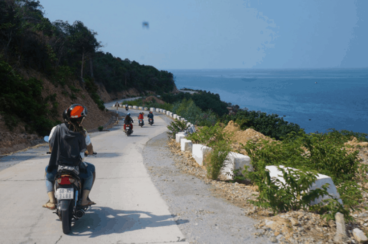 Chinh phục con đường biển đảo Nam Du