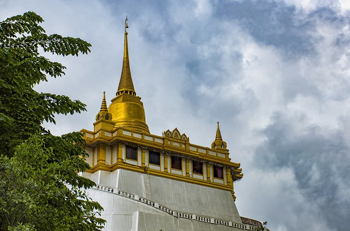 Wat-Saket-nam-tach-biet-voi-khong-khi-nhon-nhip-cua-bangkok