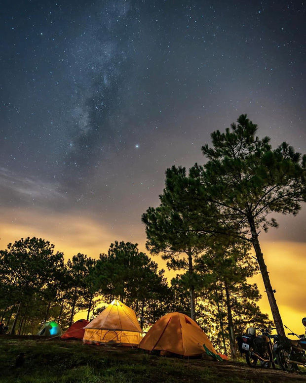 Cắm trại đêm cùng ngắm cảnh bình minh và hoàng hôn tại đồi Đa Phú