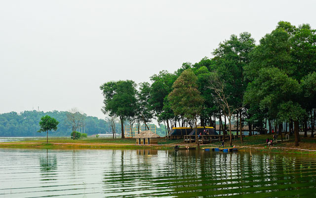 khu vực cây xanh tại làng văn hoá các dân tộc việt nam