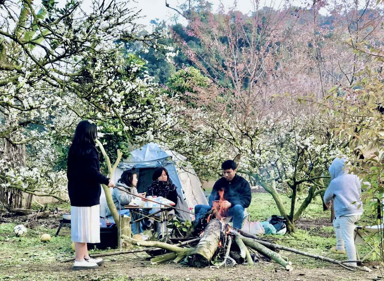 Cắm trại trên đồi thung lũng Mu Náu 