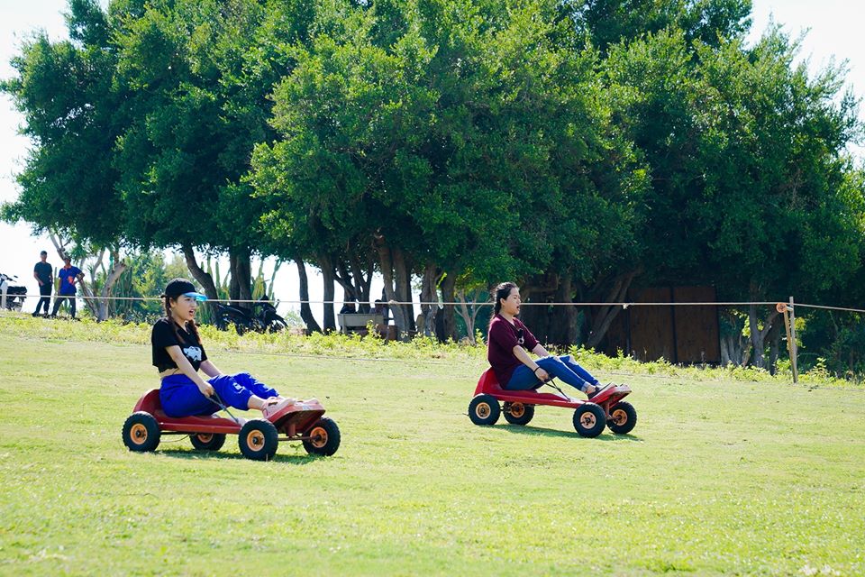Phiêu cùng xe trượt cỏ tại Tanyoli