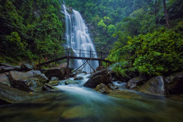 Vẻ đẹp thơ mộng của thác Khe Kèm qua ống kính máy ảnh
