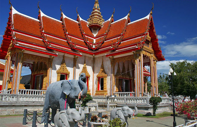Khám phá vẻ đẹp linh thiêng của chùa Wat Chalong trên hòn đảo Phuket