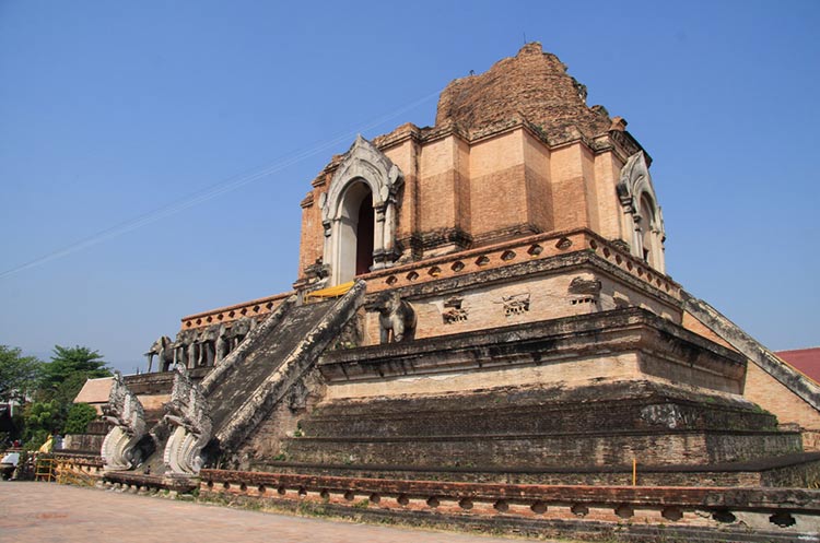 lịch sử hình thành chùa wat chedi luang