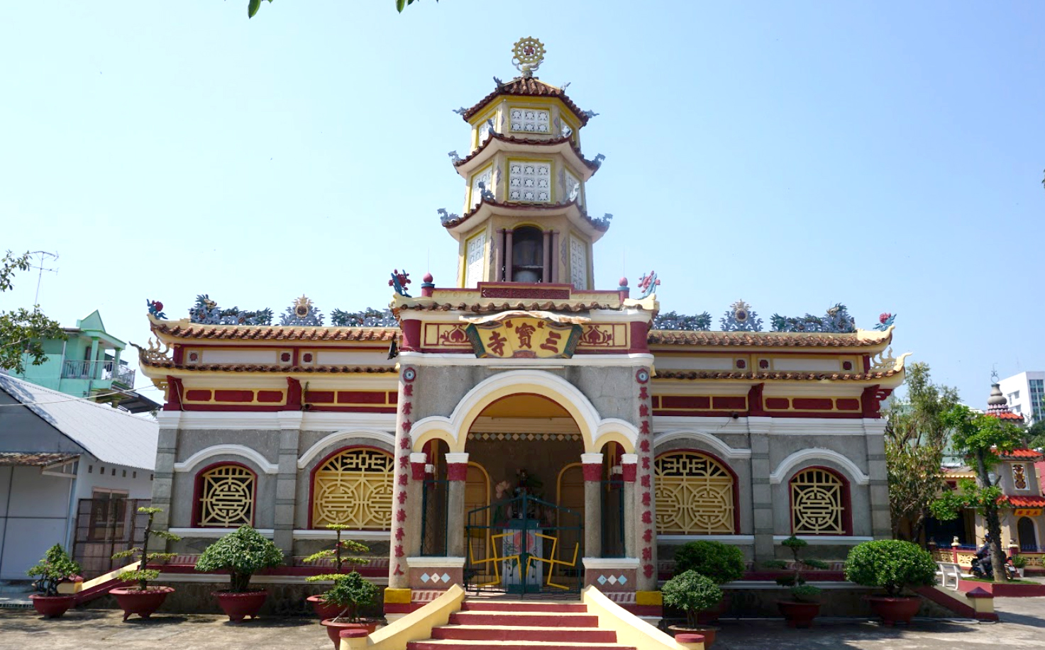 Chùa Sắc Tứ Tam Bảo - Bảo vật cổ tại Rạch Giá, Kiên Giang