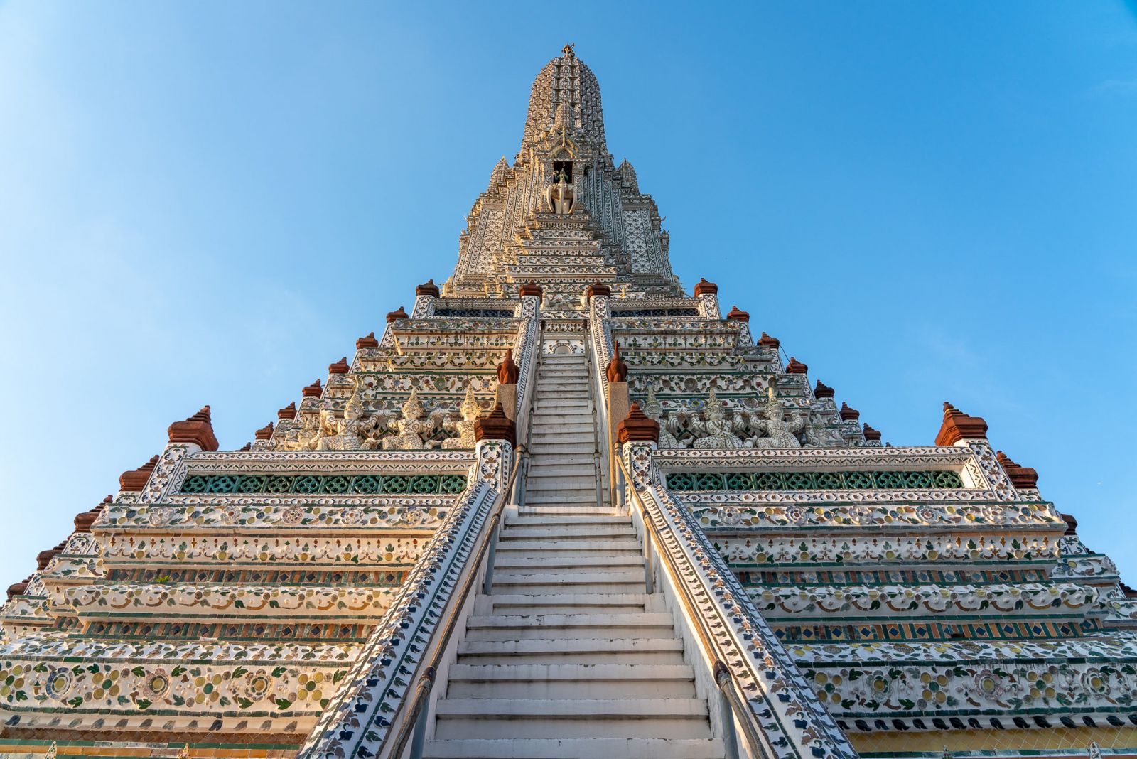 Chùa Wat Arun Bangkok- Chiêm ngưỡng tuyệt tác bên bờ sông