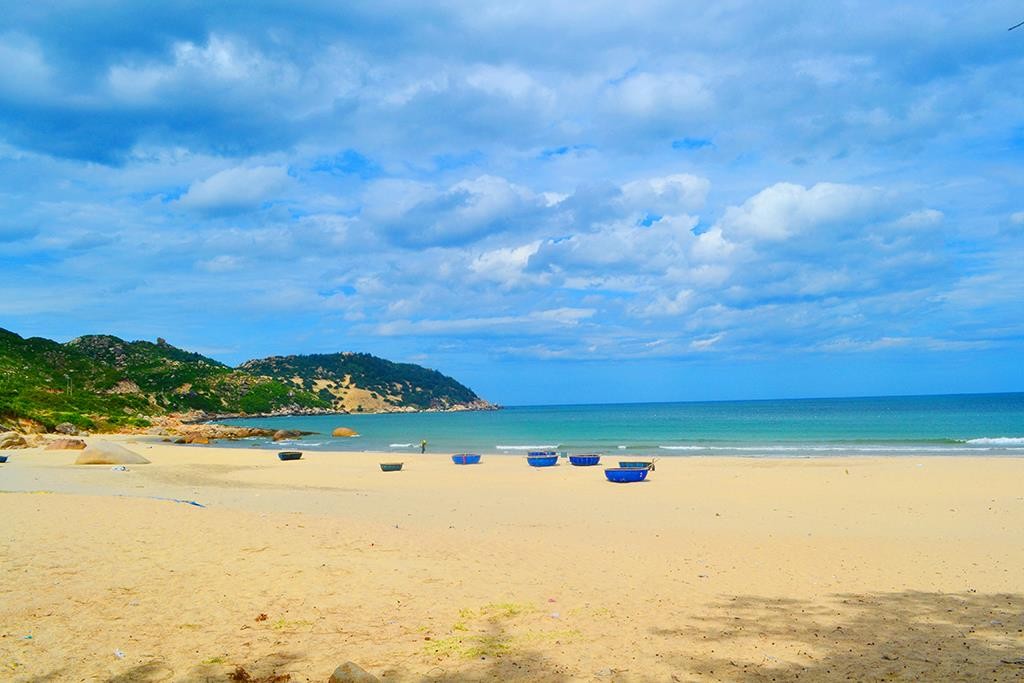 Ghé thăm bãi biển Cát Tiến - Top bãi biển đẹp nhất Nam Trung Bộ Ghé Thăm Bãi Biển Cát Tiến - Top Bãi Biển Đẹp Nhất Nam Trung Bộ